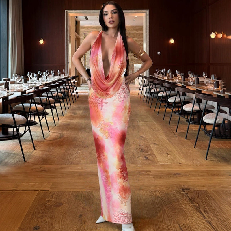 Vestido sin espalda con cinturón ajustado en la cintura