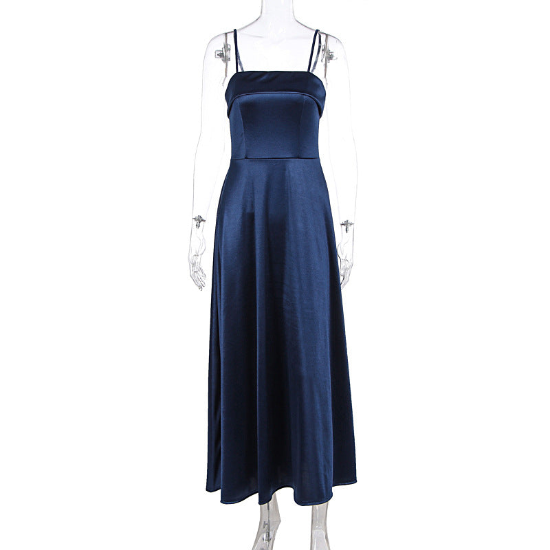 Vestido de noche de raso con tirantes