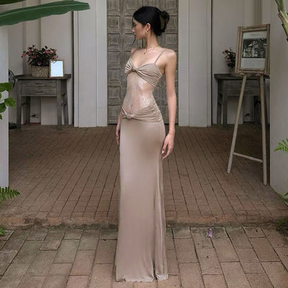 Vestido Lencero de Encaje Transparente Ajustado Largo
