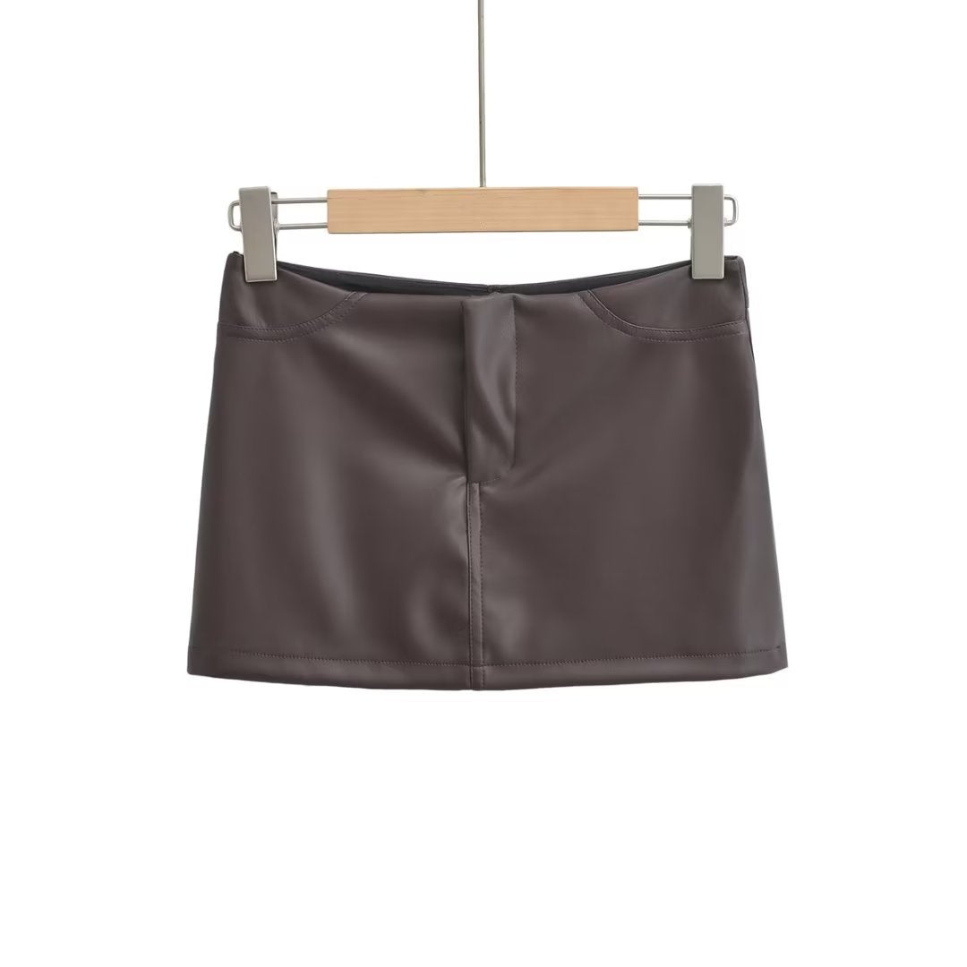 Low-waisted leather skirt