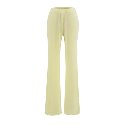 Pantalón de tiro bajo, ajustado, ligeramente acampanado