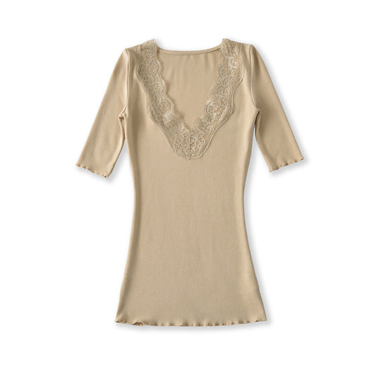 V-neck lace T-shirt
