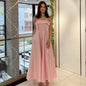 Vestido de noche de raso con tirantes
