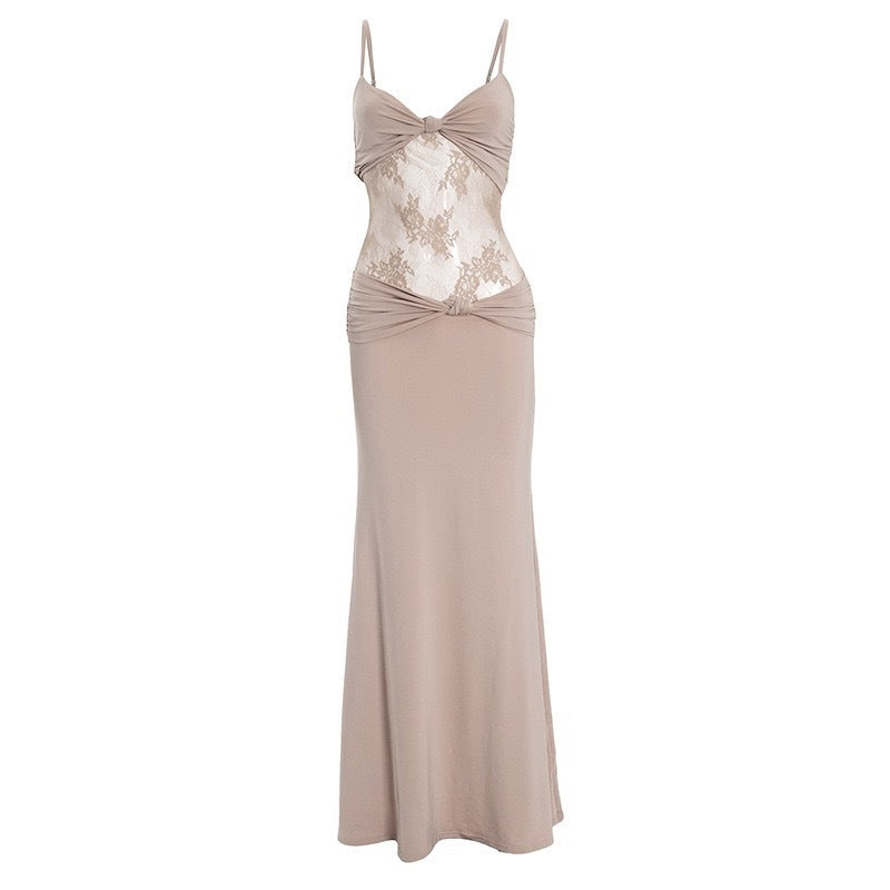 Vestido Lencero de Encaje Transparente Ajustado Largo