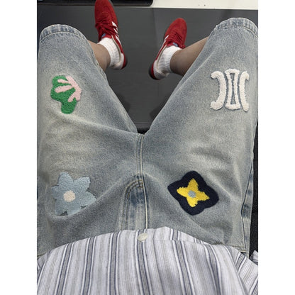Shorts vaqueros con bordado floral