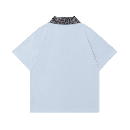 Playera tipo polo con cuello y bloques de color bordada de Hello Kitty