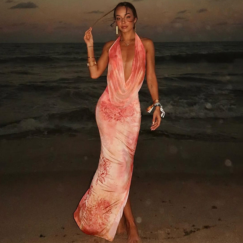 Vestido sin espalda con cinturón ajustado en la cintura