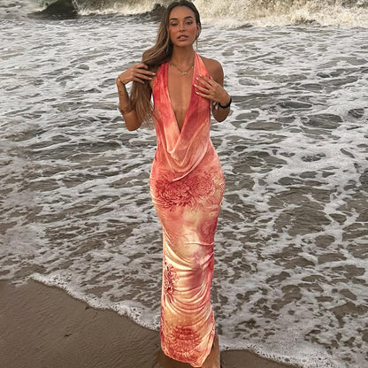 Vestido sin espalda con cinturón ajustado en la cintura