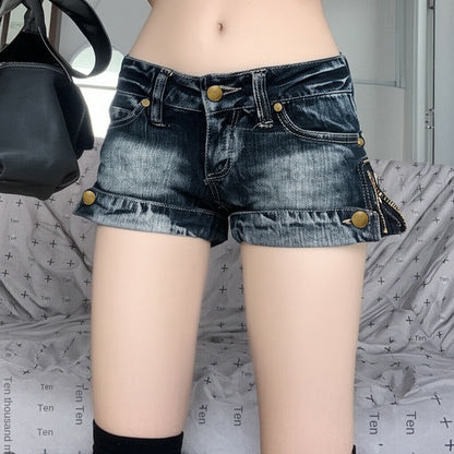 Pantalones Cortos de Jean Azul Lavado de Talle Bajo, Corte Slim, Mini Shorts Ajustados