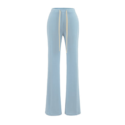 Pantalón de tiro bajo, ajustado, ligeramente acampanado
