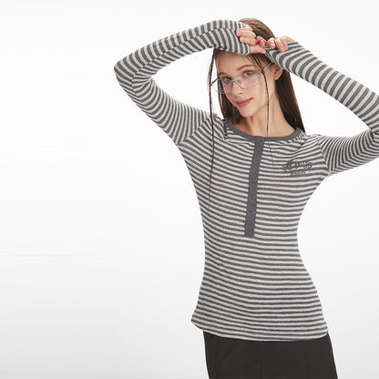 Long Sleeve T-Shirt with Henley Neckline Inner Wear Fitted