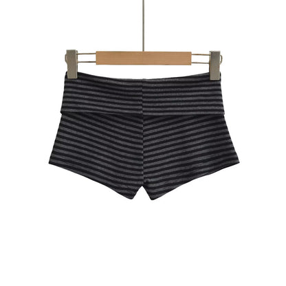 Shorts ajustados a rayas